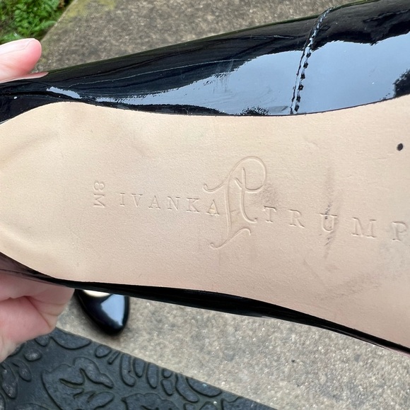 👗Ivanka Trump black pumps - Picture 3 of 7